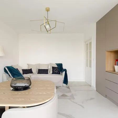 Balivia Furnished Flat * 昂蒂布