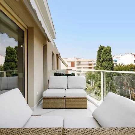 Balivia Furnished Flat * 昂蒂布